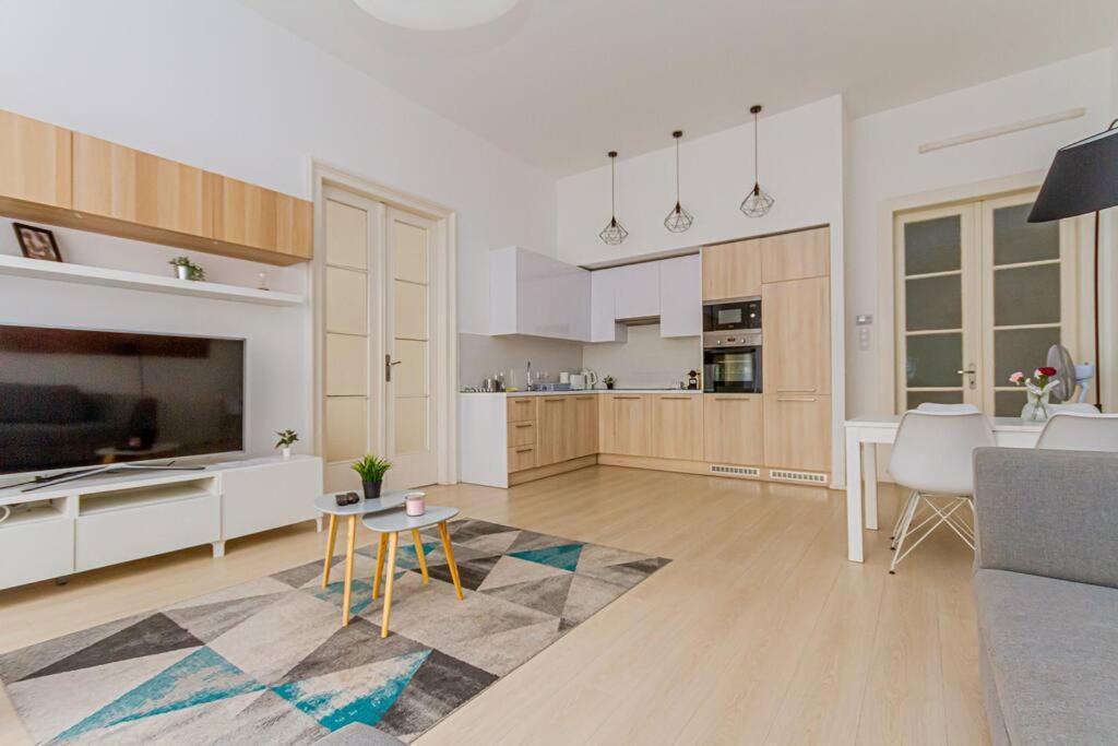 Luminous Design Apartment - W18 부다페스트 외부 사진