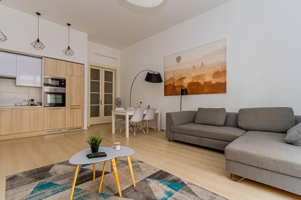 Luminous Design Apartment - W18 부다페스트 외부 사진